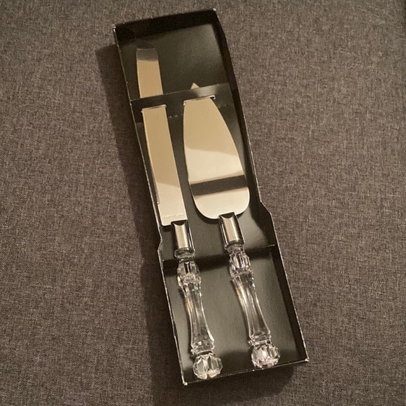 Silver Cake Knife and Serving Set for Special Occasions - Picture 1 of 3